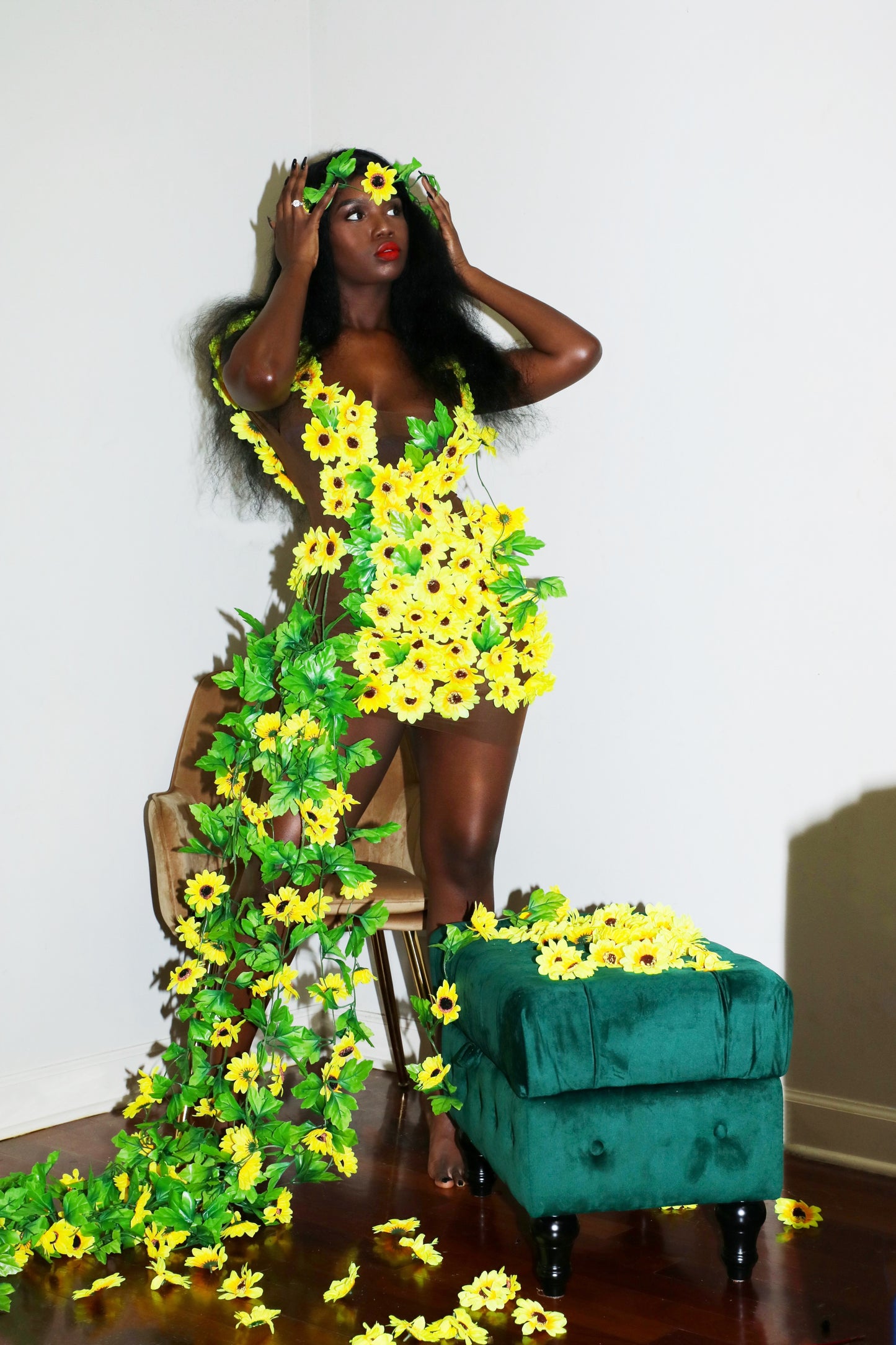 FLOWER DRESS WITH VINE SIDE TRAIN